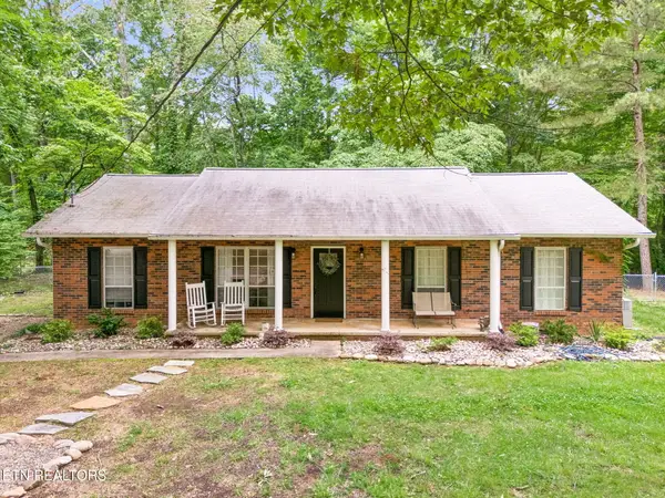 1036 Forest Heights Circle, Lenoir City, TN 37772