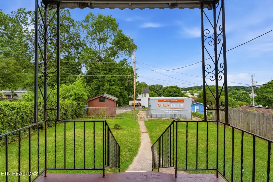 205 Kingston St, Lenoir City, TN 37771 - #3