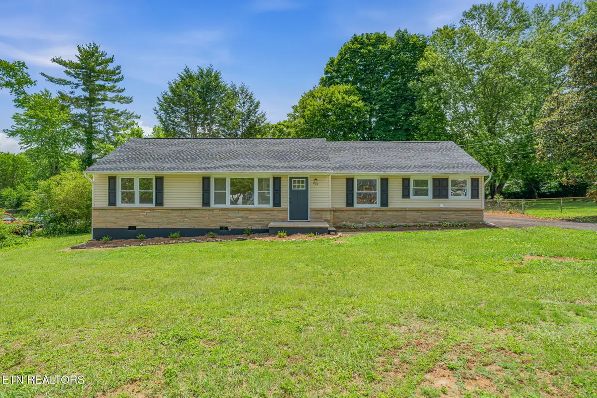 3109 Cross Valley Rd, Knoxville, TN 37917 - #1