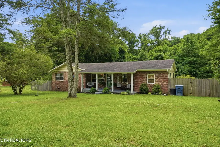 510 W Broad St, Clinton, TN 37716 - #2