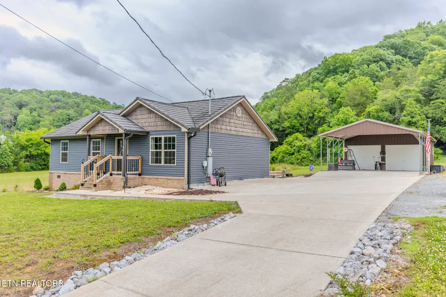 3988 Dutch Valley Rd, Clinton, TN 37716 - #2