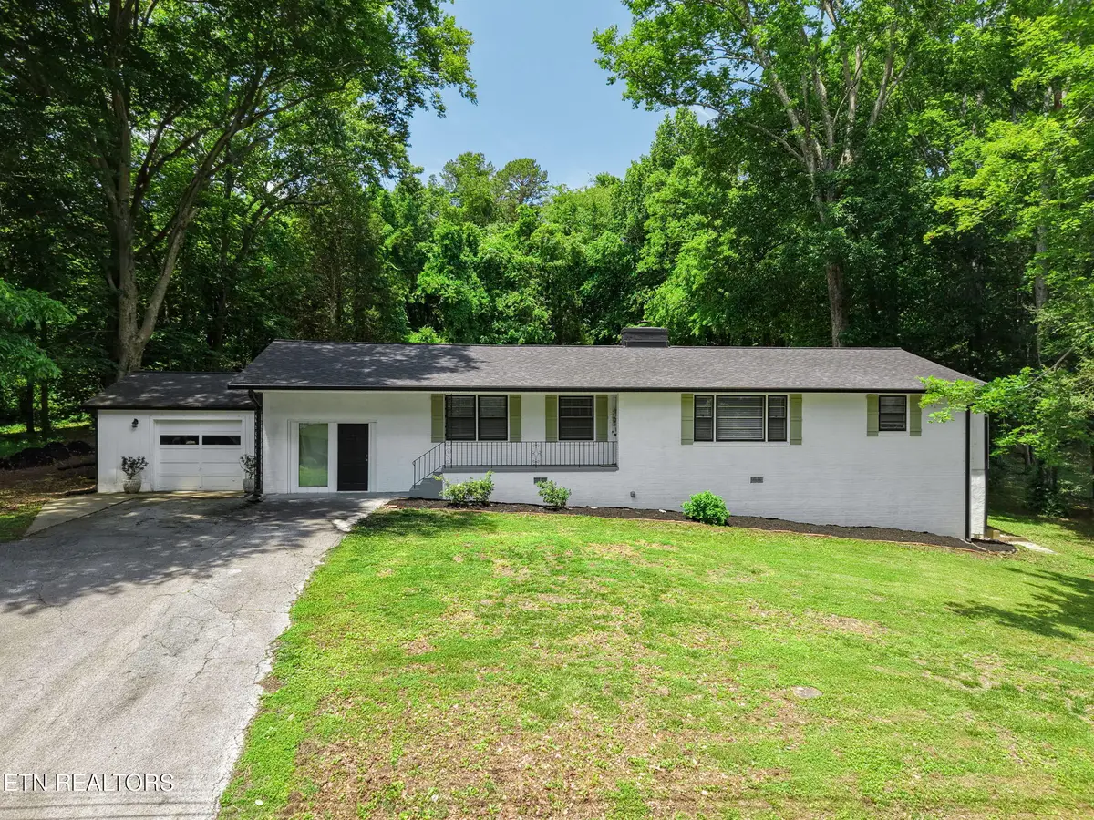 5821 Briercliff Rd, Knoxville, TN 37918 - #1