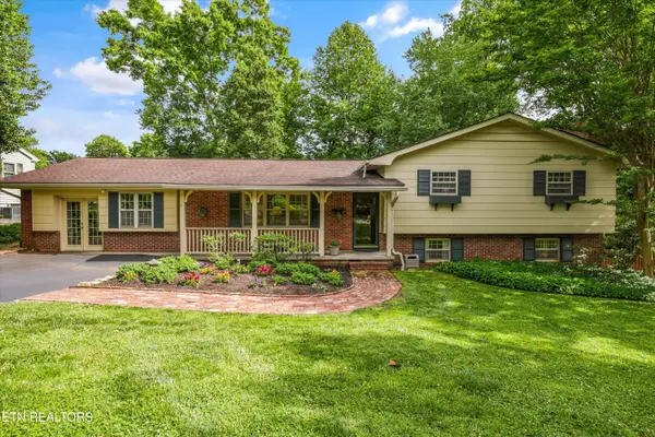 7736 Luxmore Drive, Knoxville, TN 37919