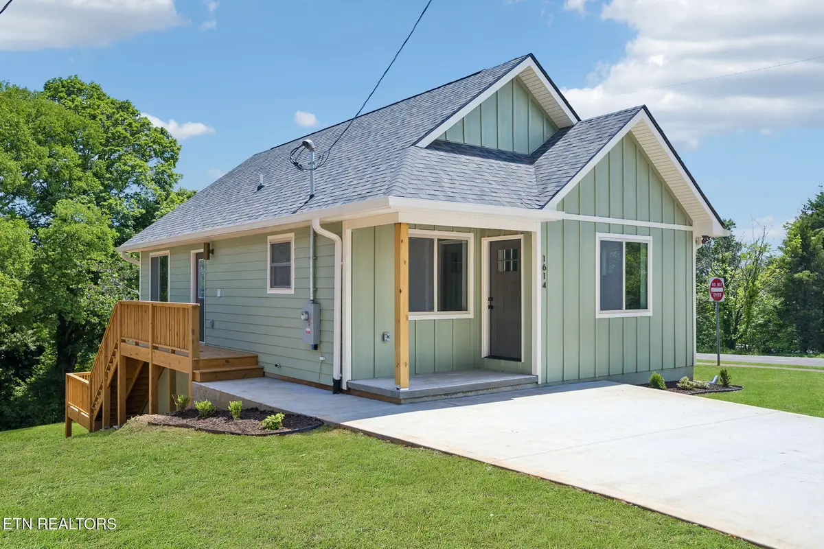1614 Rugby Ave, Knoxville, TN 37920 - #1