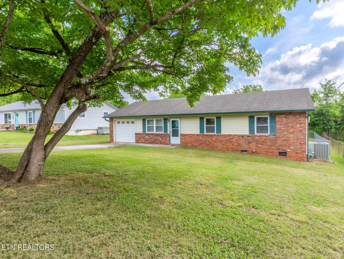 5808 Mondale Rd, Knoxville, TN 37912 - #1