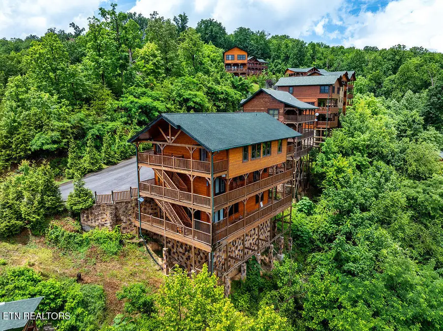 776 Mountain Stream Way, Gatlinburg, TN 37738 - #3