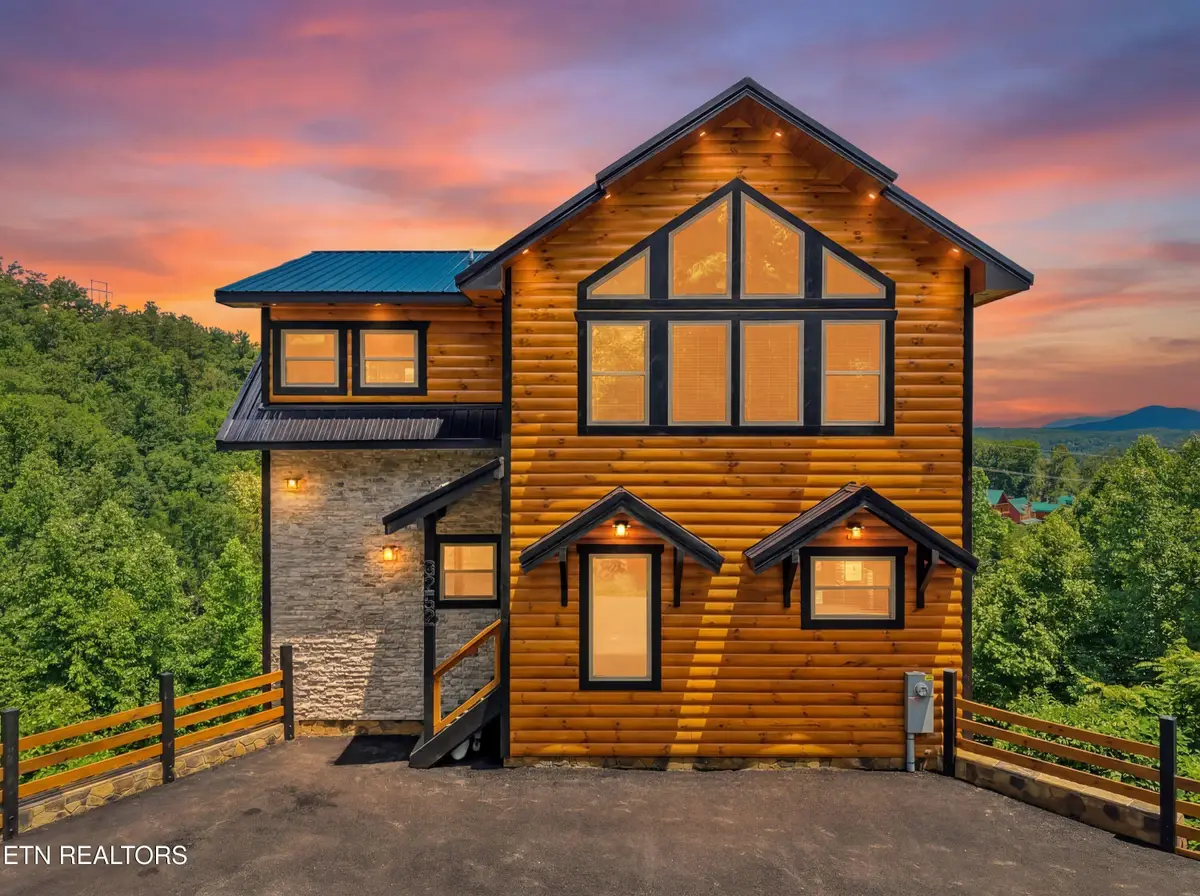 3262 Pine Peak Way, Sevierville, TN 37862 - #1