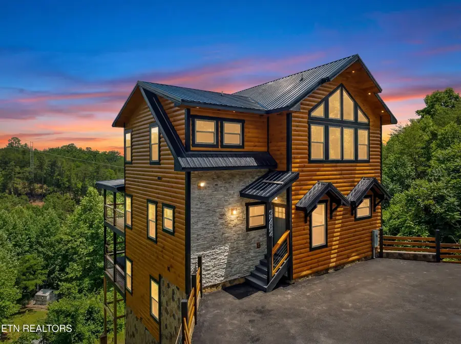 3262 Pine Peak Way, Sevierville, TN 37862 - #2
