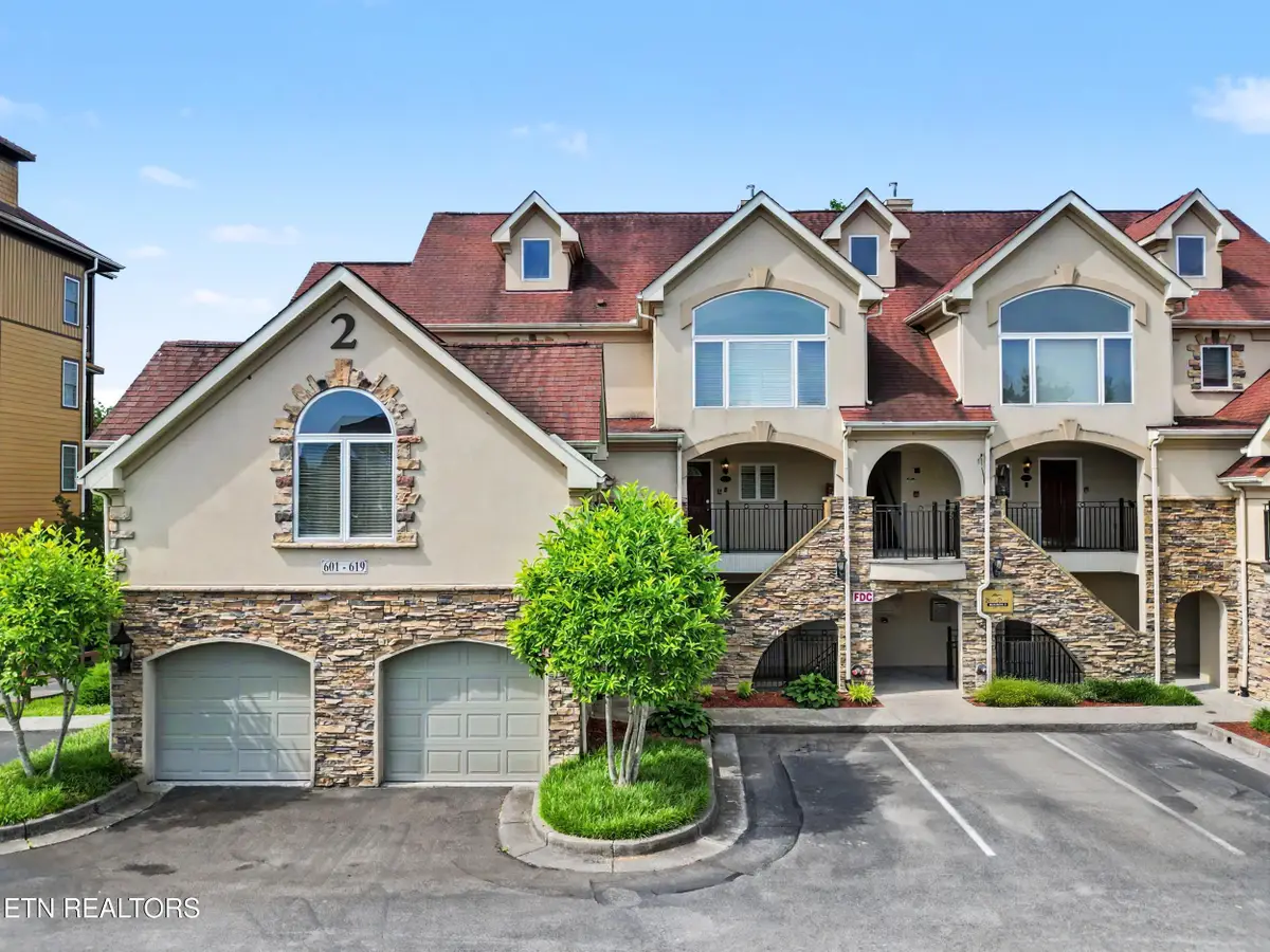 609 River Place Way #UNIT B301, Sevierville, TN 37862 - #1