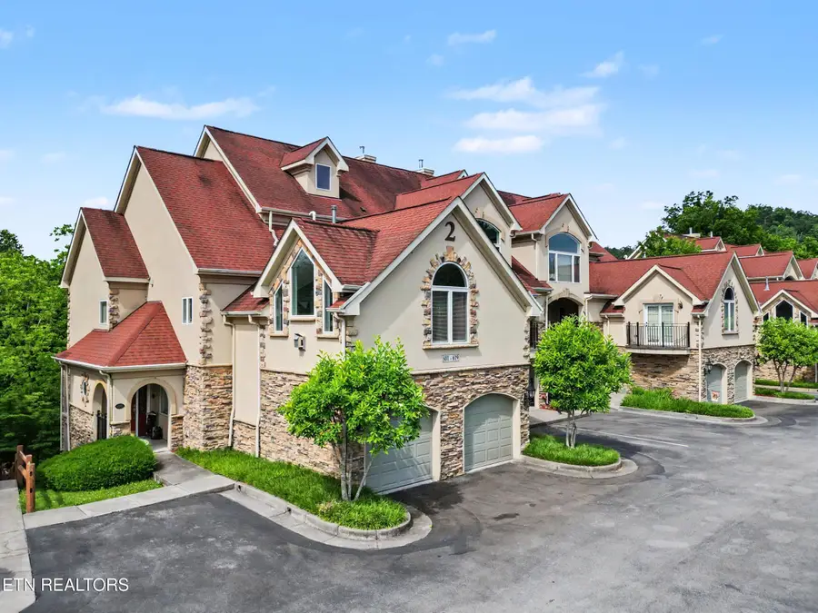 609 River Place Way #UNIT B301, Sevierville, TN 37862 - #2