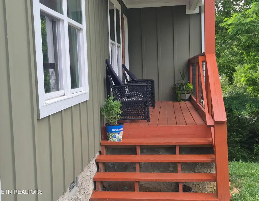 327 Thomas Loop Rd, Sevierville, TN 37876 - #2
