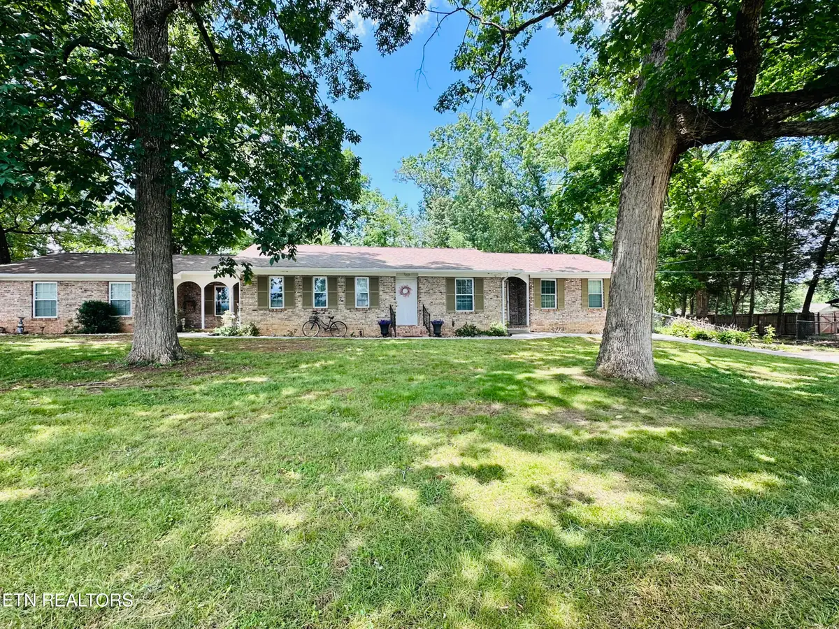 408 Dell Rd, Maryville, TN 37804 - #1