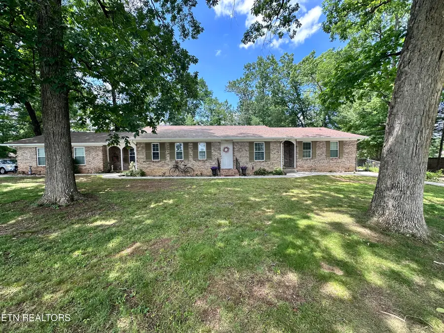 408 Dell Rd, Maryville, TN 37804 - #2
