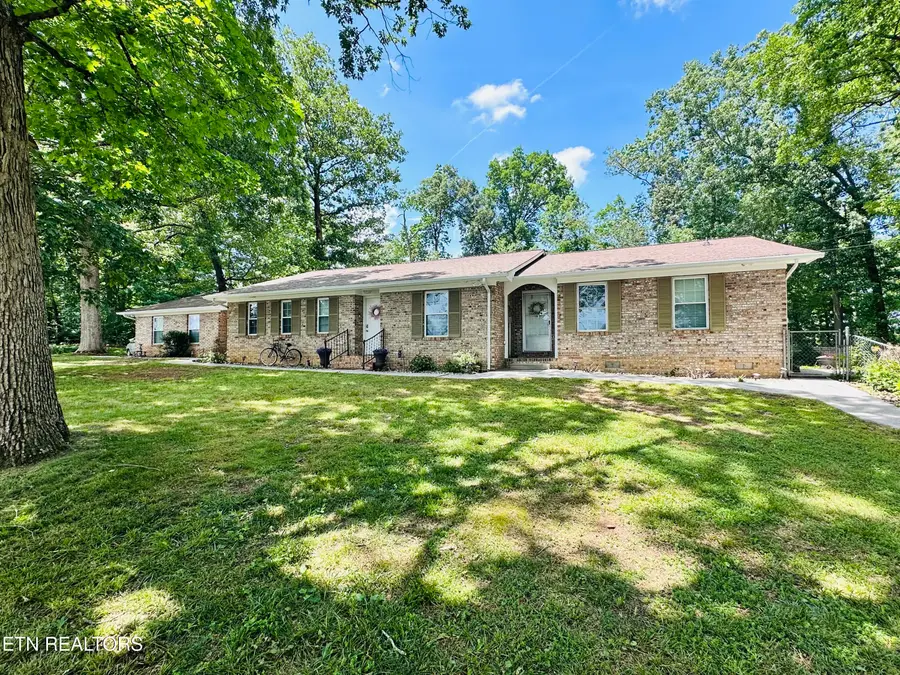 408 Dell Rd, Maryville, TN 37804 - #3