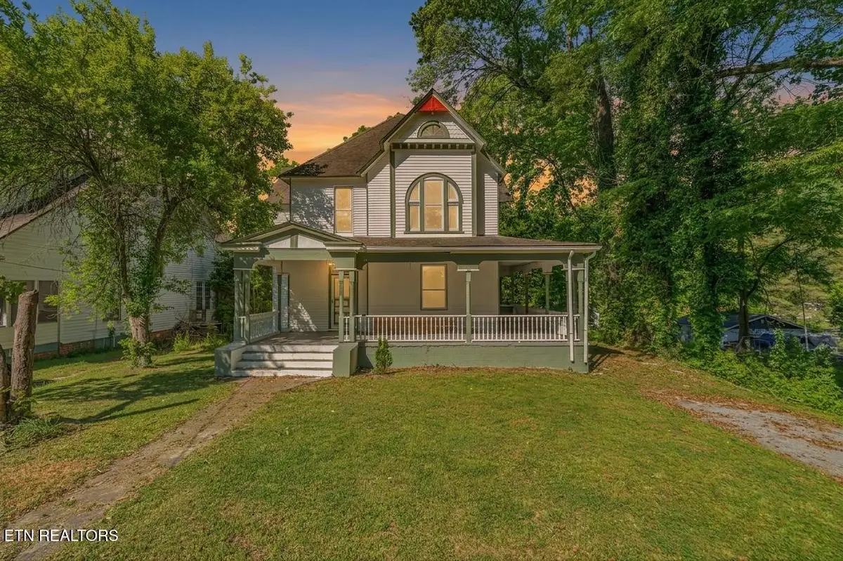 419 W Rockwood St, Rockwood, TN 37854 - #1