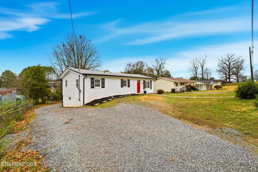 425 Cumberland Ave, Athens, TN 37303 - #3
