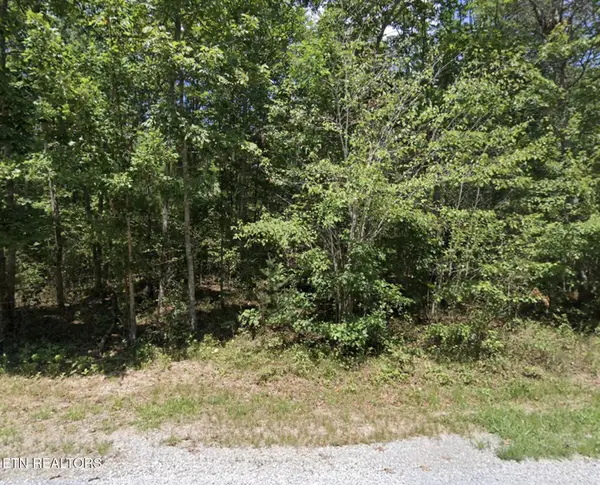 8919 Cherokee Tr, Crossville, TN 38572