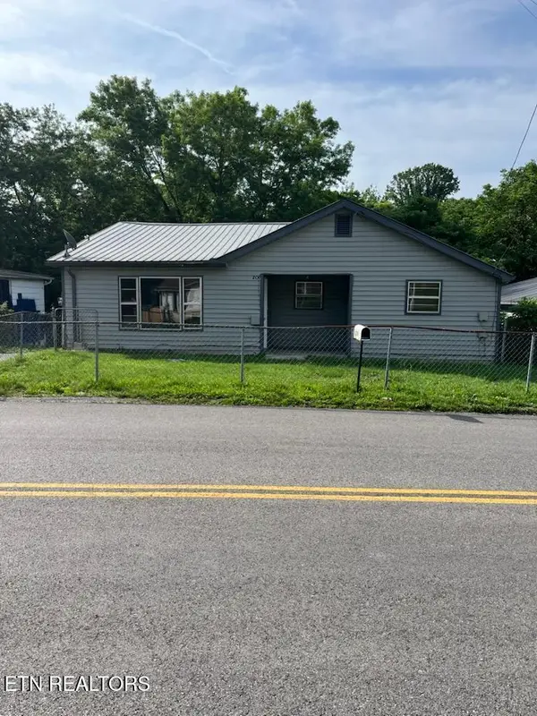 706 E Beech St, LaFollette, TN 37766
