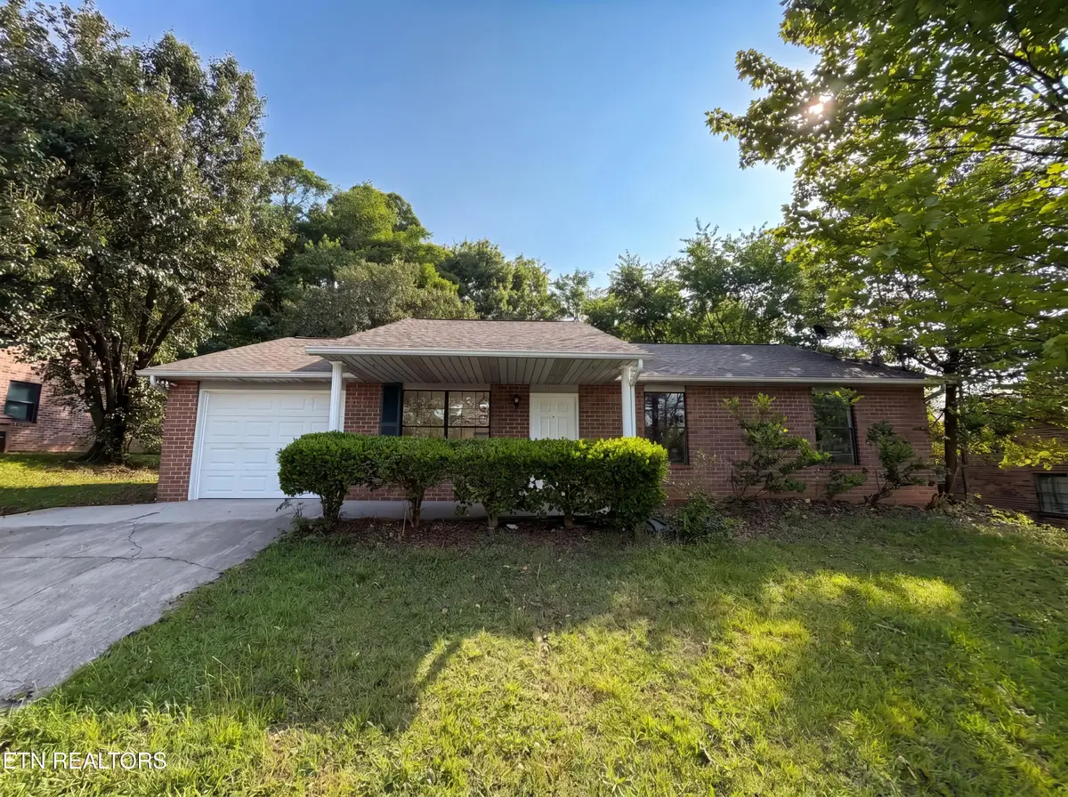 6018 Bridge Garden Rd, Knoxville, TN 37912 - #1