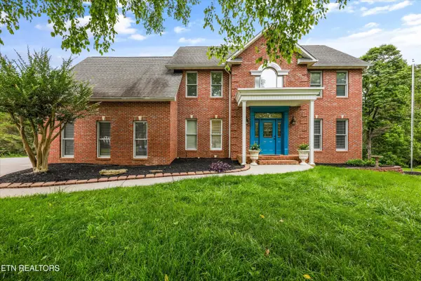 16 Radcliff Terrace, Oak Ridge, TN 37830