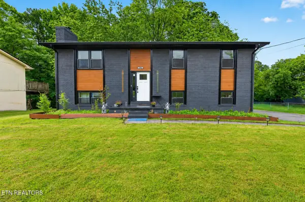 2904 NE Gordon Place, Knoxville, TN 37918