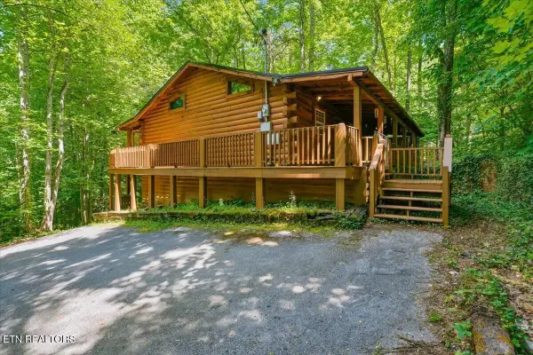 3961 Ole Smoky Way, Sevierville, TN 37862