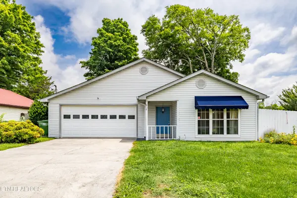 812 S Cedar St, Maryville, TN 37804