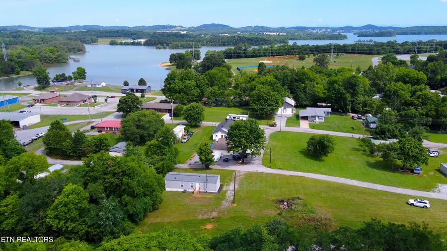 203 Pettit St, Vonore, TN 37885 - #2