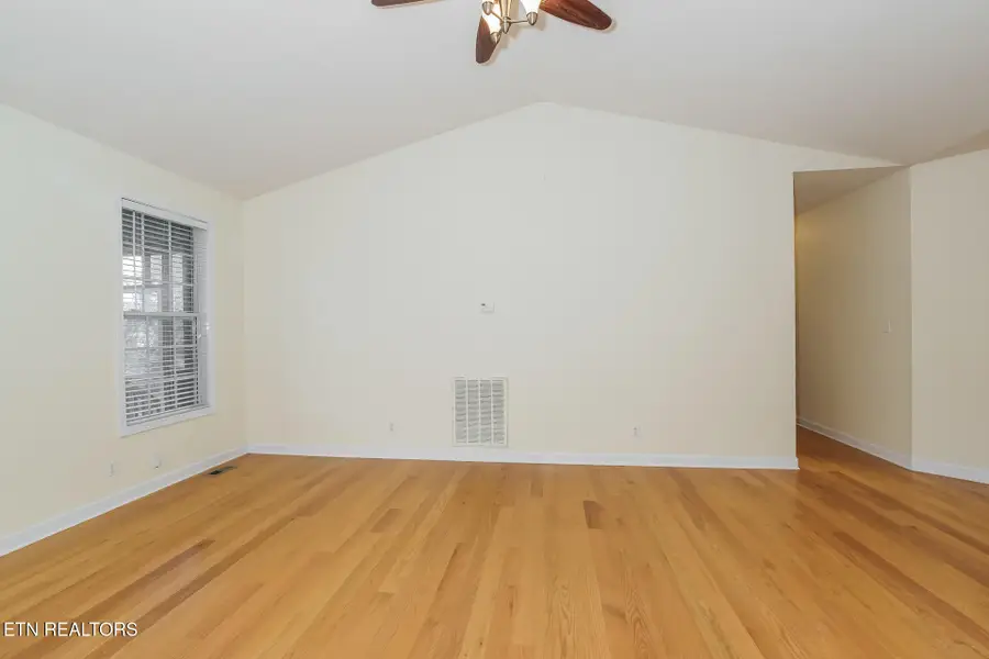 880 Glenfield Drive, Lenoir City, TN 37771 - #3