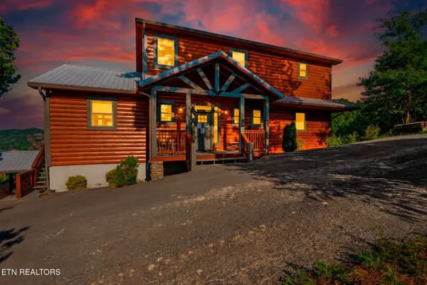 433 Red Hawk Way, Gatlinburg, TN 37738