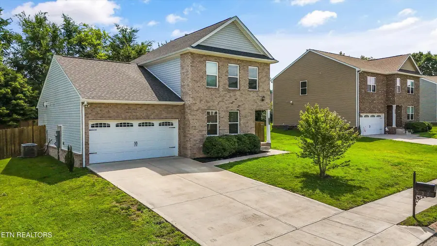 930 Spring Creek St, Maryville, TN 37801 - #2