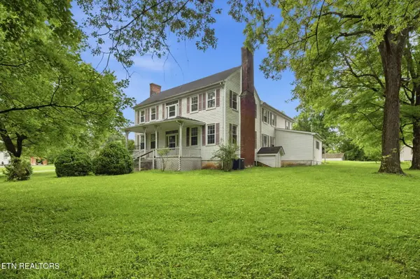 9320 Mascot Rd, Mascot, TN 37806