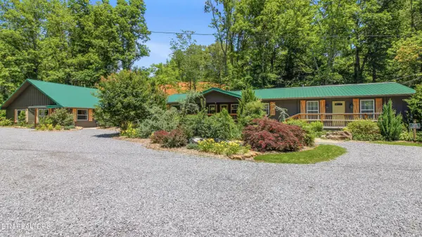 744 Powdermill Rd, Gatlinburg, TN 37738