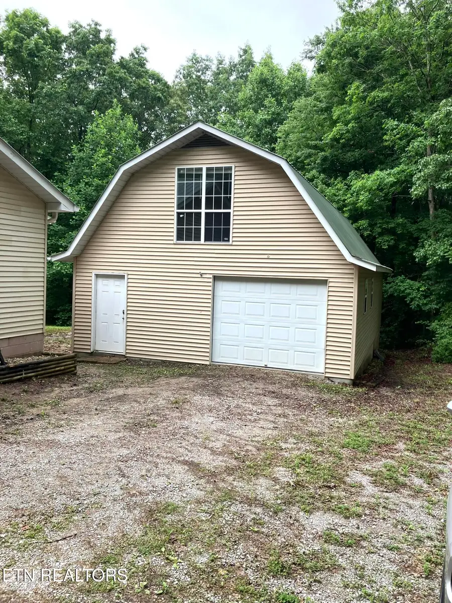 2712 Tinchtown Rd, Jamestown, TN 38556 - #3