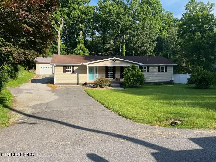 304 Shoreline Circle, Lafollette, TN 37766 - #2