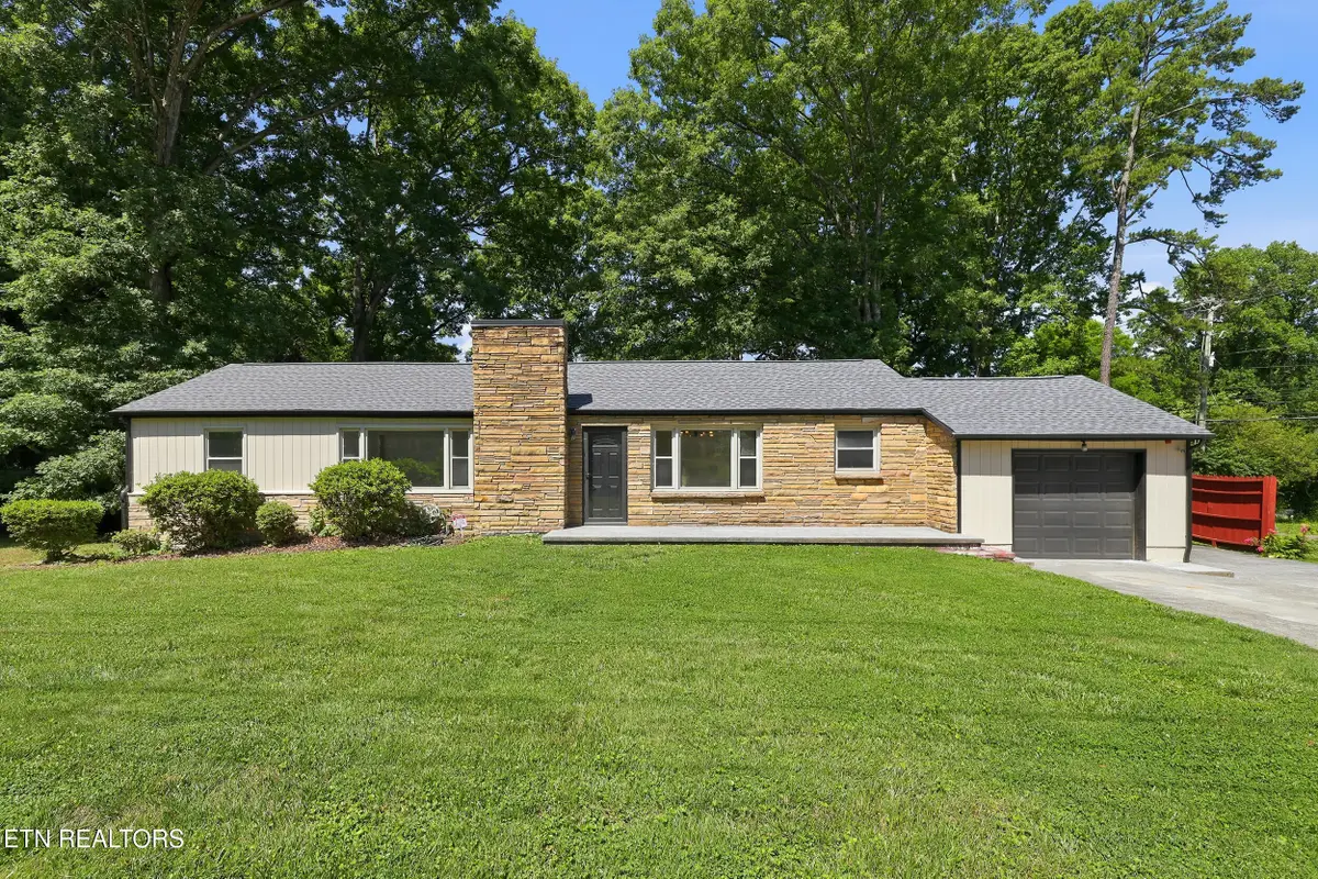 1621 Hollywood Rd, Knoxville, TN 37909 - #1