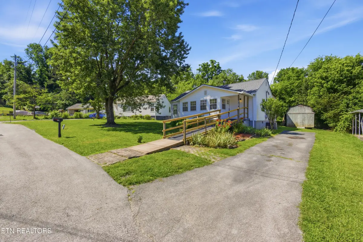 212 Sunset Drive, Harriman, TN 37748 - #1