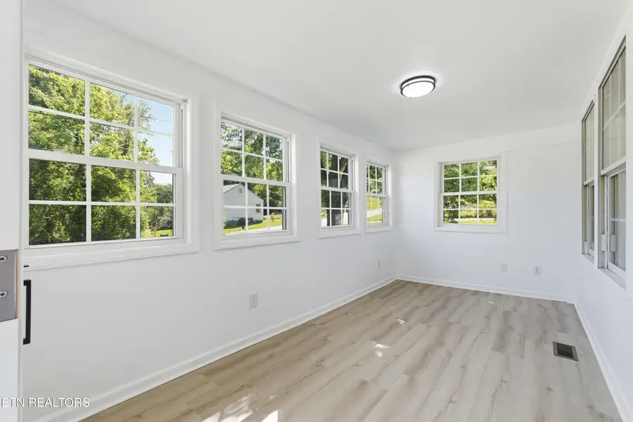 212 Sunset Drive, Harriman, TN 37748 - #2