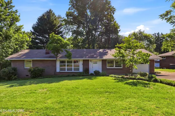 5330 NE Lavesta Rd, Knoxville, TN 37918