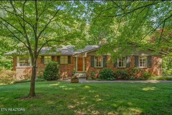 1121 Snowdon Drive, Knoxville, TN 37912