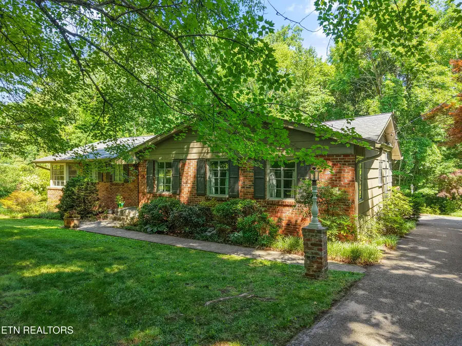 1121 Snowdon Drive, Knoxville, TN 37912 - #2