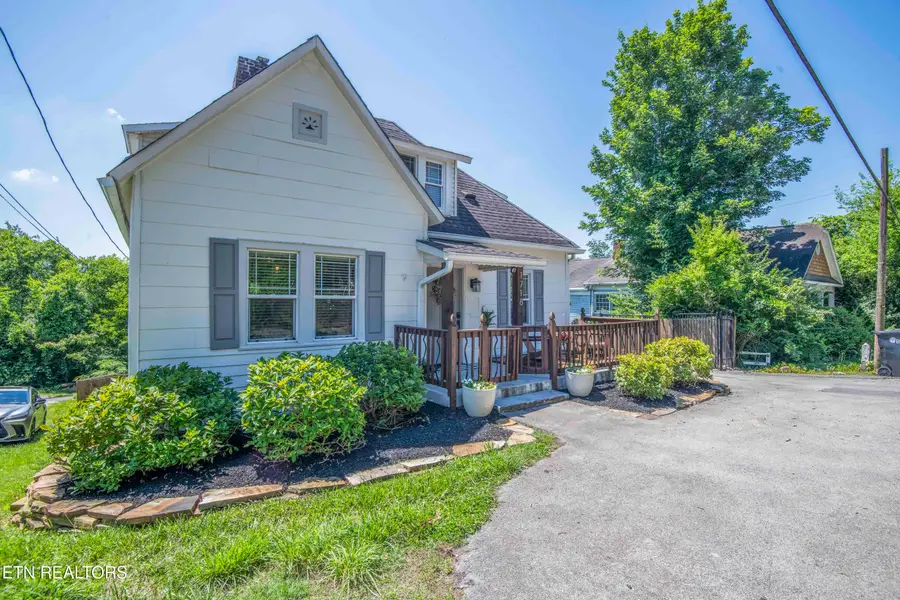 1718 Spring St, Powell, TN 37849 - #3