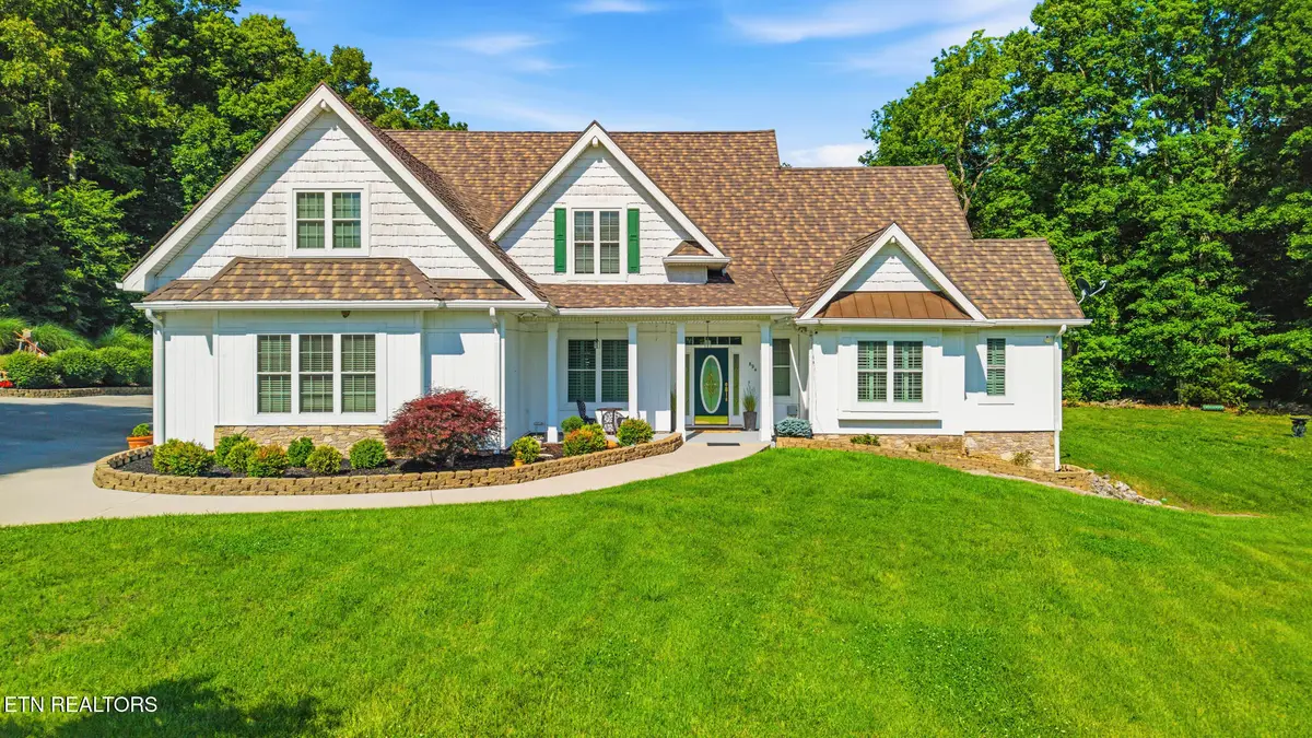 824 Midway Rd, Strawberry Plains, TN 37871 - #1