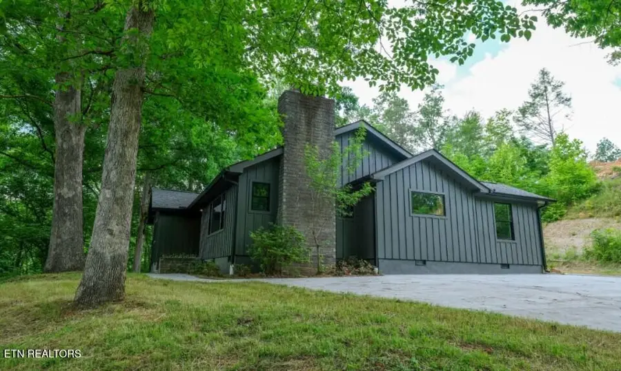 306 Glades Rd, Gatlinburg, TN 37738 - #2