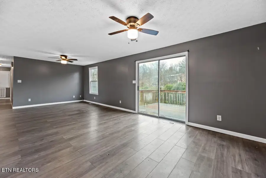 102 Lawton Rd, Oak Ridge, TN 37830 - #3