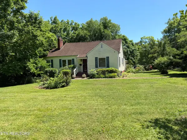 604 Woodlawn Pike, Knoxville, TN 37920