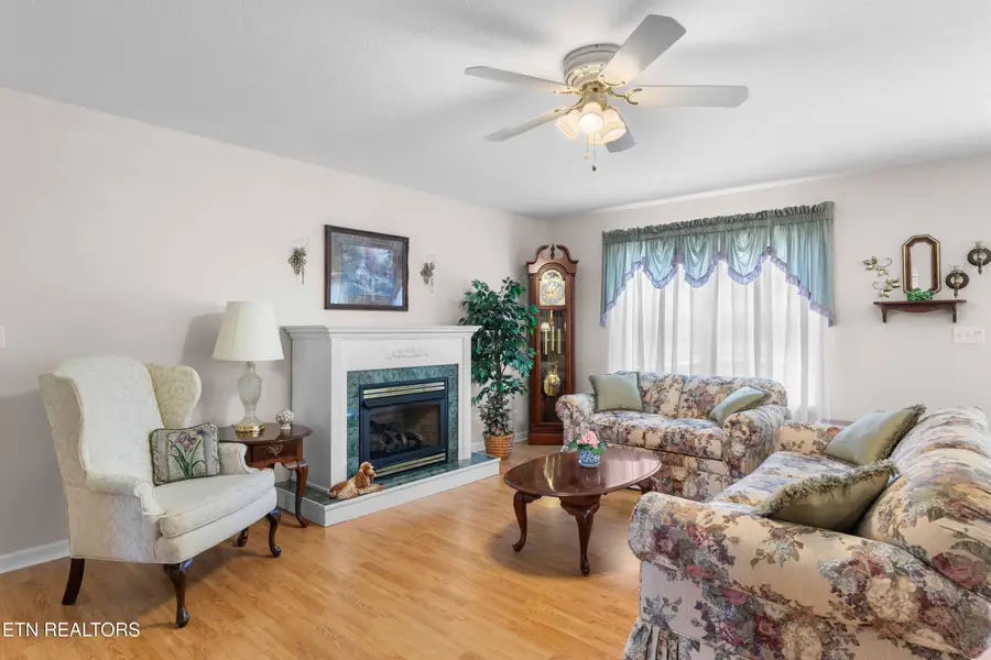 1354 Towe String Rd, Jacksboro, TN 37757 - #3