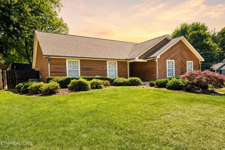 863 Smoke Creek Rd, Knoxville, TN 37934 - #2