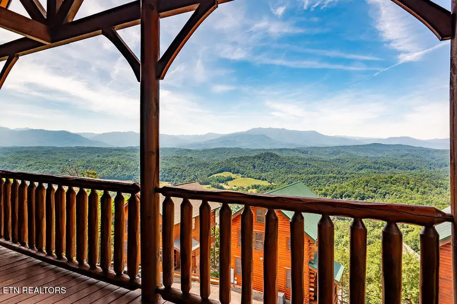 2214 Towering Hemlock Drive, Sevierville, TN 37876 - #2