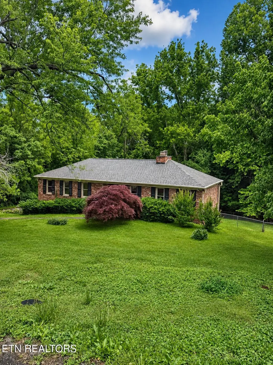 5212 Yorktown Rd, Knoxville, TN 37920 - #1